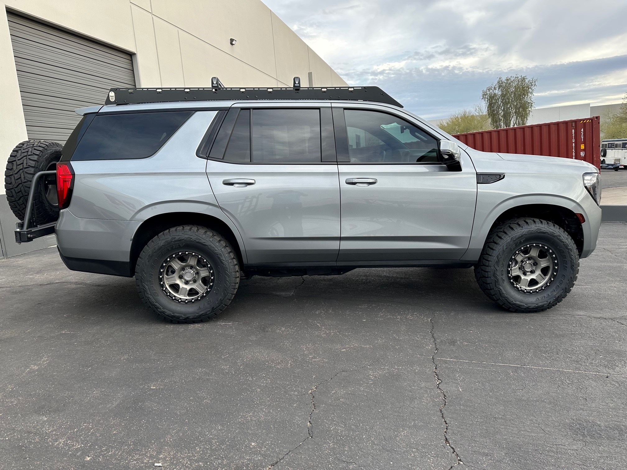 2021-'23 Chevrolet Tahoe & GMC Yukon Modular Roof Rack
